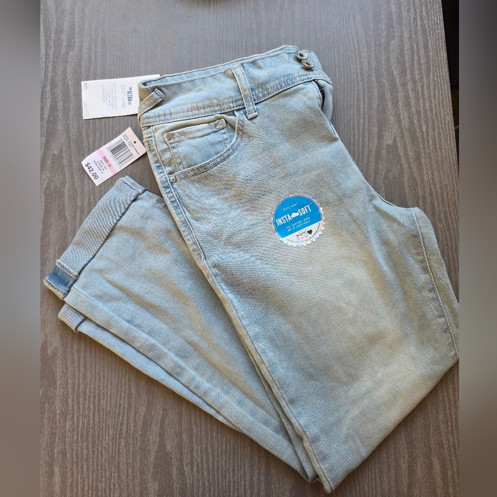 Wallflower Ultra Fit Crop Stretch Jeans